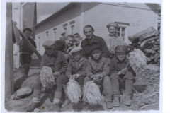 Vappu-kirkolla-Ruusin-talo